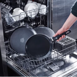 GreenPan Pannenkoekenpan Essentials - Zwart - ø 24 Cm - Keramische Anti-aanbaklaag 7 GreenPan Pannenkoekenpan Essentials - Zwart - ø 24 Cm - Keramische Anti-aanbaklaag -Keukenbenodigdheden Winkel 28657464abfd1bb6ae5e9eb35e512a20fba20436 GP ESS BA Bd DWS Lifestyle a