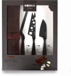 Boska Kaasmessenset Monaco+ Zwart - Met Lederen Hoes 14 Boska Kaasmessenset Monaco+ Zwart - Met Lederen Hoes -Keukenbenodigdheden Winkel 307089 Cheese Set Monaco Black1 verpakking