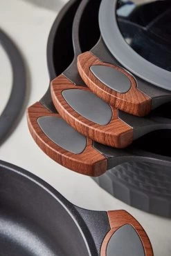 Resto Kitchenware Pannenset - 13 Delige Set - Inductie En Alle Andere Warmtebronnen 10 Resto Kitchenware Pannenset - 13 Delige Set - Inductie En Alle Andere Warmtebronnen -Keukenbenodigdheden Winkel 799x1200 2