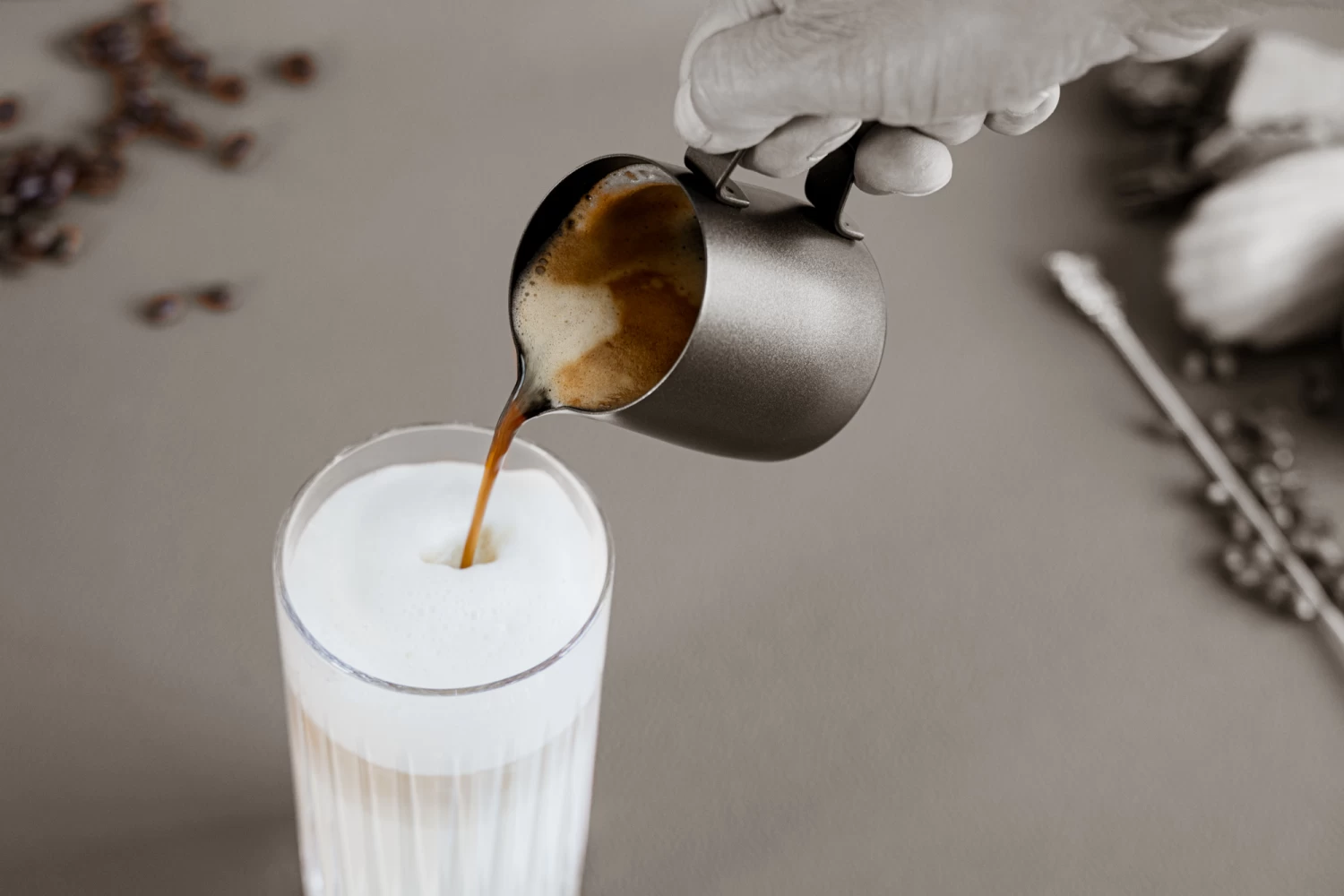 Jay Hill Schenkkannetje / Melkkannetje / Espresso Serveerkannetje - Zwart - 150 Ml 2 Jay Hill Schenkkannetje / Melkkannetje / Espresso Serveerkannetje - Zwart - 150 Ml - Afbeelding 2