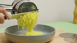 Sareva Pureeknijper / Aardappelpers - RVS - ø 10 Cm -Keukenbenodigdheden Winkel 8720364454593 1 1