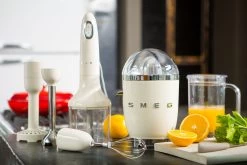 SMEG Citruspers - Elektrisch - Creme - CJF11CREU 11 SMEG Citruspers - Elektrisch - Creme - CJF11CREU -Keukenbenodigdheden Winkel CJF01CREU L32