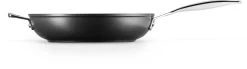 Le Creuset Sauteerpan Les Forgées TNS - ø 28 Cm / 3.2 Liter - Standaard Anti-aanbaklaag 11 Le Creuset Sauteerpan Les Forgées TNS - ø 28 Cm / 3.2 Liter - Standaard Anti-aanbaklaag -Keukenbenodigdheden Winkel LC 20190328 ZS PS FS 51101280010202 003 1