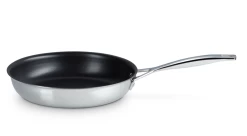 Le Creuset 3- Delige Pannenset 3-ply - RVS - Inductie - Koekenpan, Kookpan & Steelpan - Inclusief 2 Deksels 8 Le Creuset 3- Delige Pannenset 3-ply - RVS - Inductie - Koekenpan, Kookpan & Steelpan - Inclusief 2 Deksels -Keukenbenodigdheden Winkel LC 20210610 ZS PS FS 53808000010050 004 1
