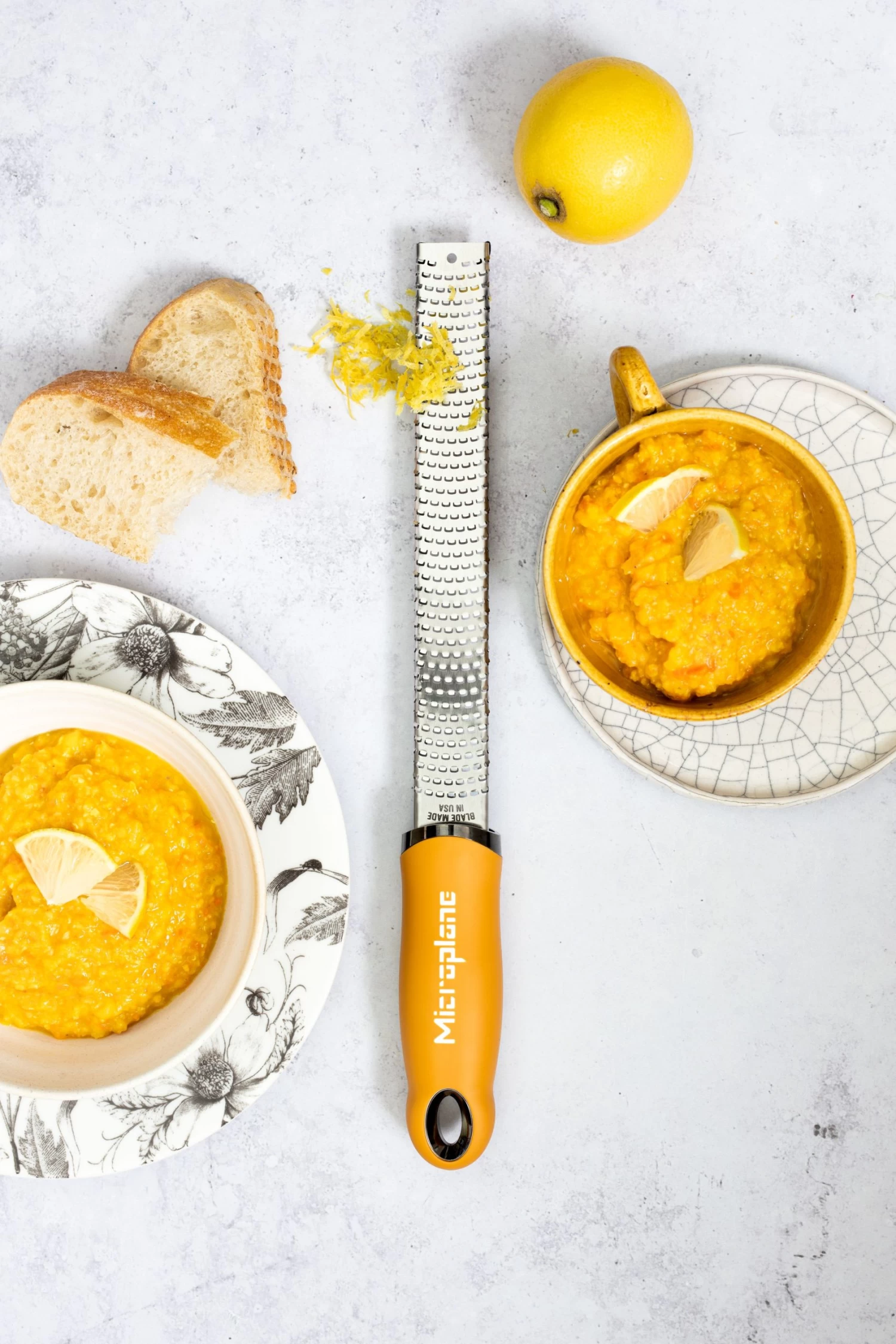 Microplane Rasp Premium Classic - Fijn - Mustard Yellow 2 Microplane Rasp Premium Classic - Fijn - Mustard Yellow - Afbeelding 2