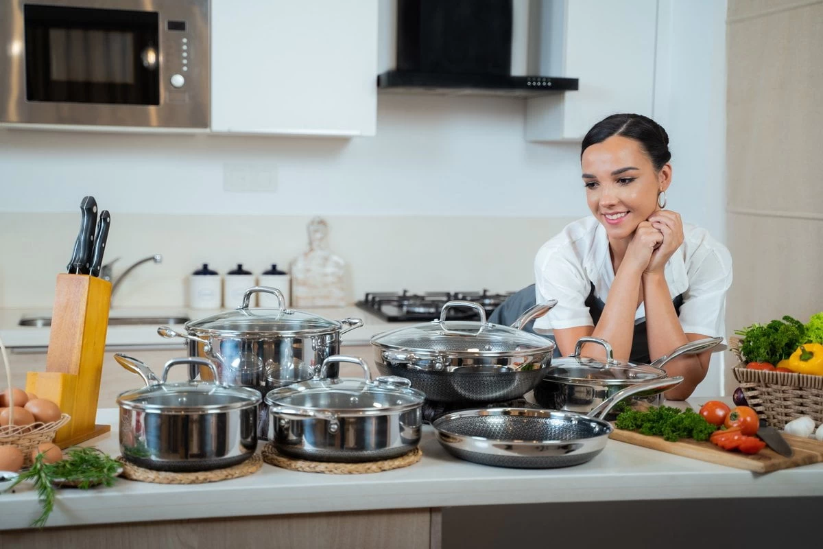 Westinghouse Wokpan Black Signature - ø 32 Cm - Standaard Anti-aanbaklaag 3 Westinghouse Wokpan Black Signature - ø 32 Cm - Standaard Anti-aanbaklaag - Afbeelding 3