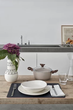 Sambonet Braadpan Rock 'n' Rose - Creme - ø 24 Cm / 4.5 Liter - Standaard Anti-aanbaklaag -Keukenbenodigdheden Winkel sambonet rock n rose sfeer9